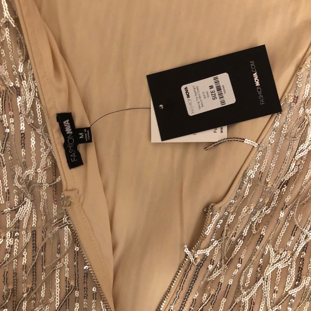 Dress - Picture 3 of 3